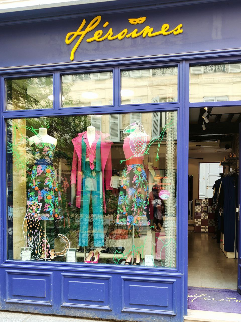 vetrina negozio quartiere Marais Parigi