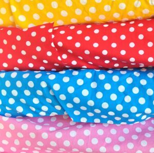 Tessuti estivi a pois in cotone per cucito creativo e progetti dedicati ai neonati
