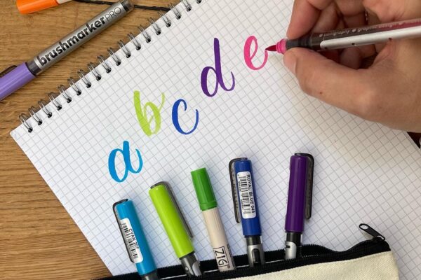 Tutti pazzi per il brush lettering: che cos&#8217;è e perché iniziare