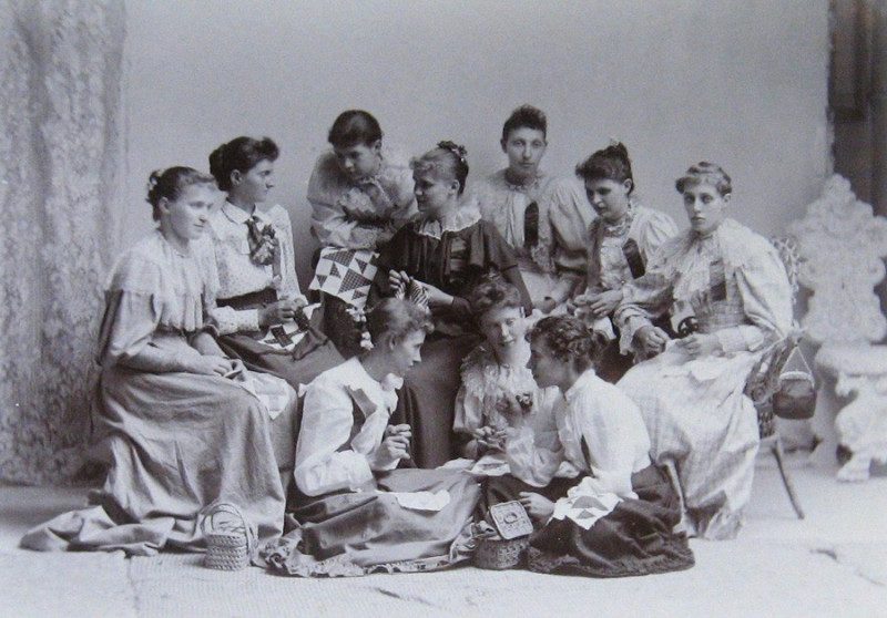 Gruppo di lavoro do donne riunite nel 1850