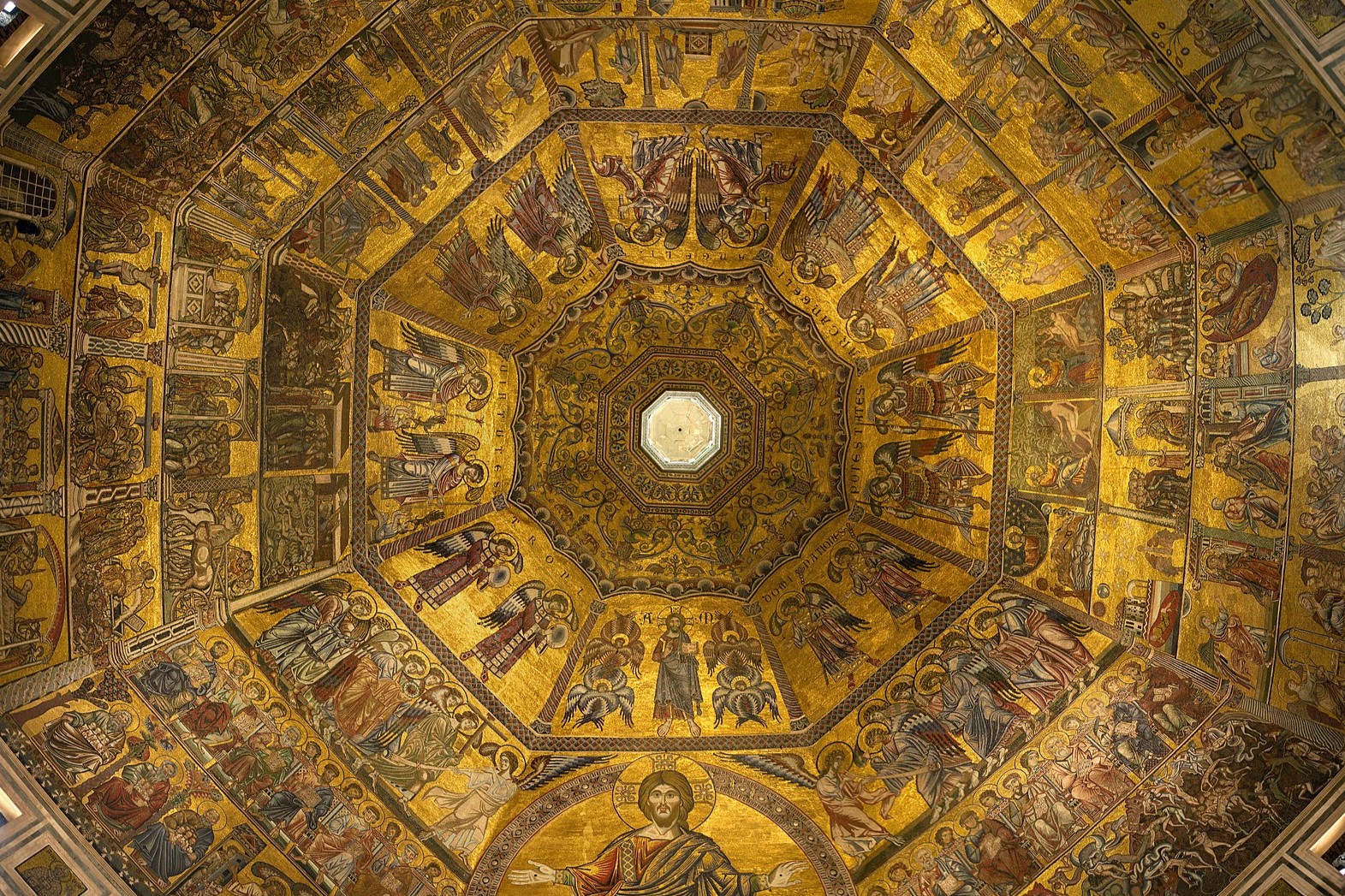 I mosaici sul soffitto ottagonale del Battistero di San Giovanni a Firenze