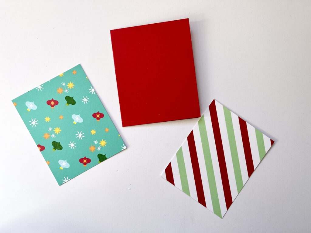 rettangoli carta fantasia per realizzare spinner card natalizia 