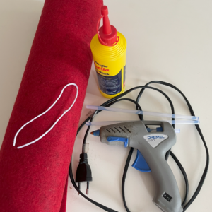 materiali per ghirlanda natalizia con la tecnica del punch needle