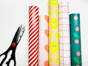 Come dare nuova vita a ritagli di carta regalo