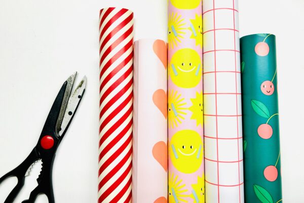 Come dare nuova vita a ritagli di carta regalo