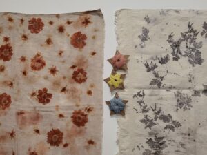 eco-printing-fiori-foglie-rosso-di-robbia