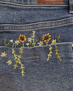 fiori-ricamo-taschino-jeans-eliric-amo