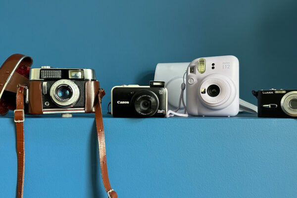 Fotografia vintage: il ritorno di compatte digitali, analogiche e istantanee