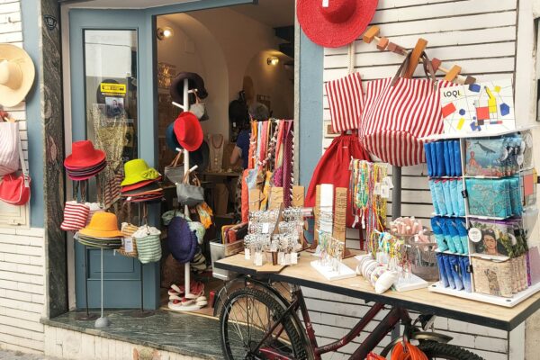 Portare il negozio al di fuori: un giro tra le botteghe artigiane di Ischia e Procida