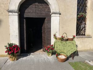 Decorazioni all'esterno della chiesa