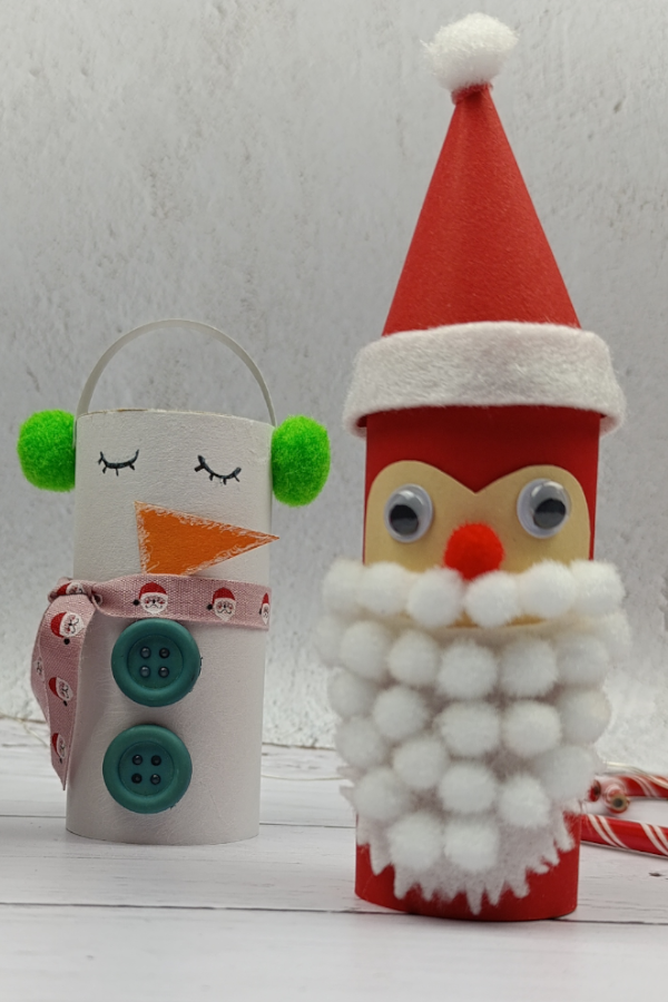 babbo natale e pupazzo di neve con rotoli di carta: idea di riciclo creativo