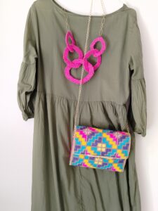 collana circle fucsia con borsa faidate