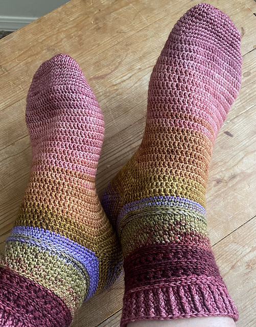 calze da realizzare a uncinetto sunset twilight socks