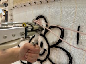 Guida creativa al Tufting: crea i tuoi pezzi unici di arte tessile