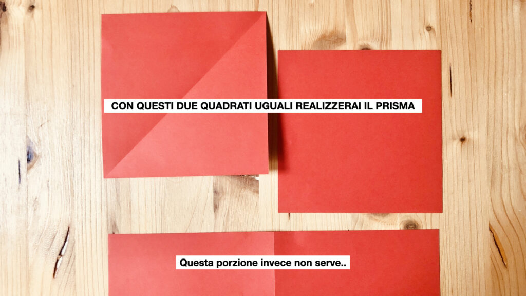 piano da lavoro con fogli di carta per origami di Natale