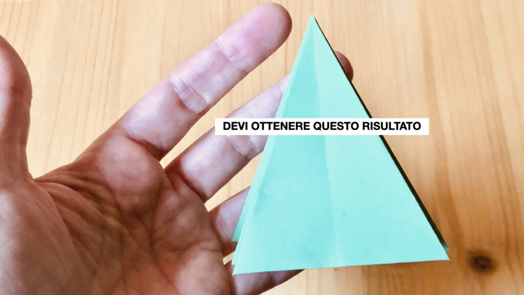 origami per decorazione di Natale in carta